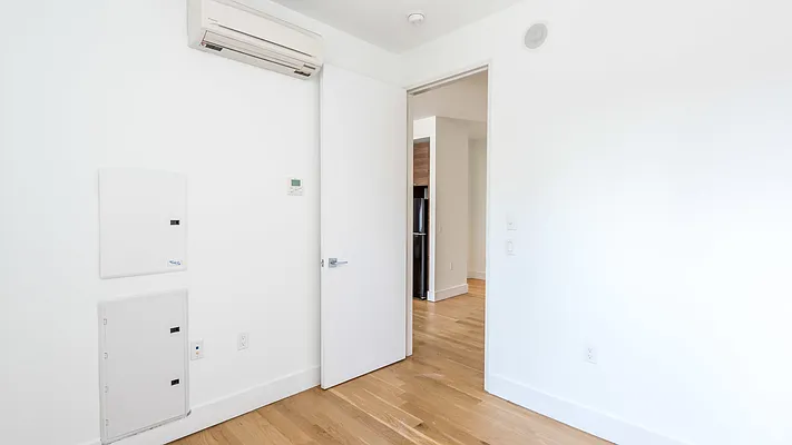 Rented by Nooklyn NYC LLC | media 82