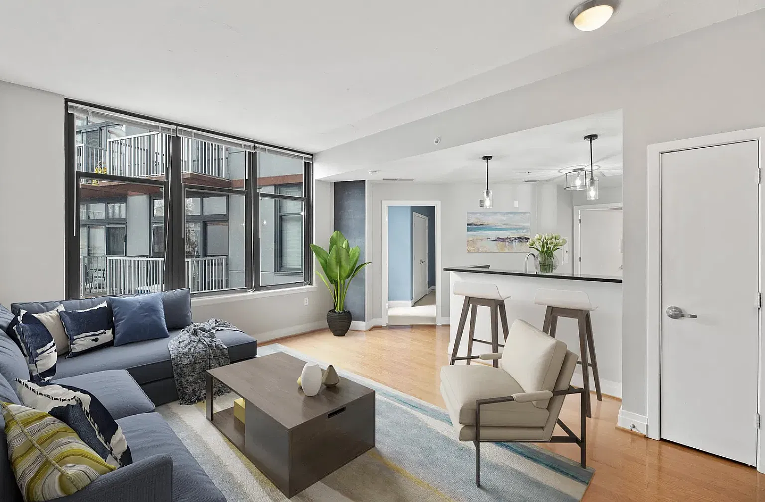 1 bed, 550 sqft, $2,195 — Photo 2