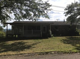 1106 Turkey Foot Rd, Mineral Wells, WV 26150