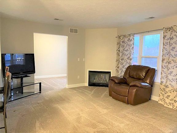 4th image of 1785 Weatherstone Dr