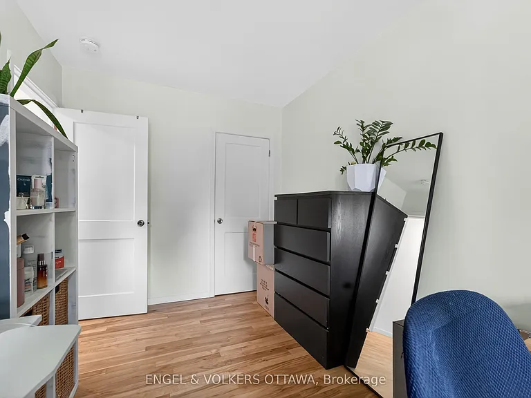 2548 Hanlon Ave — Photo 14