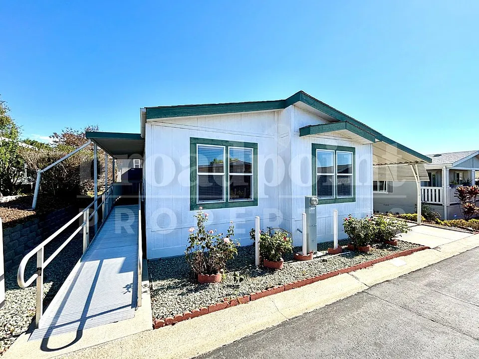 525 W El Norte Pkwy #202