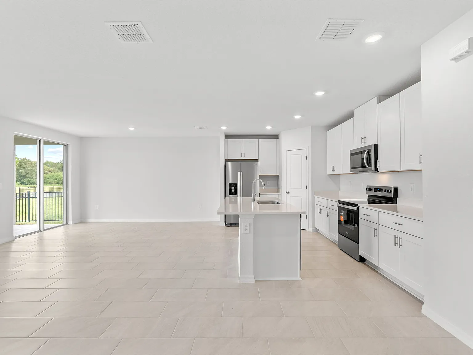 4 bed, 1840 sqft, $2,700 — Photo 2