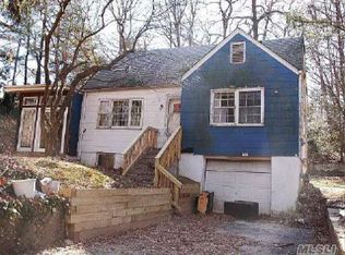 74 Elwood Rd, Northport, NY 11768