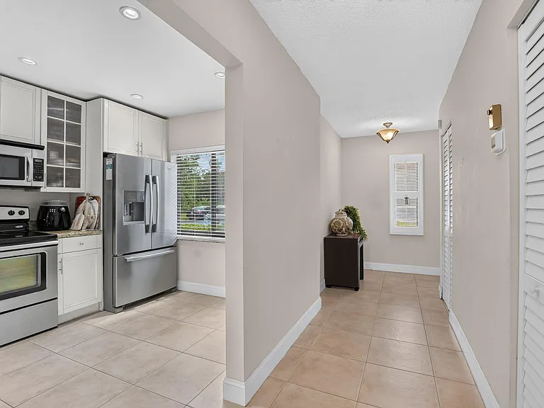 21211 Lago Cir #C — Photo 7