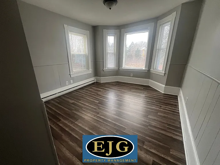 209 Pine St #2 — Photo 11