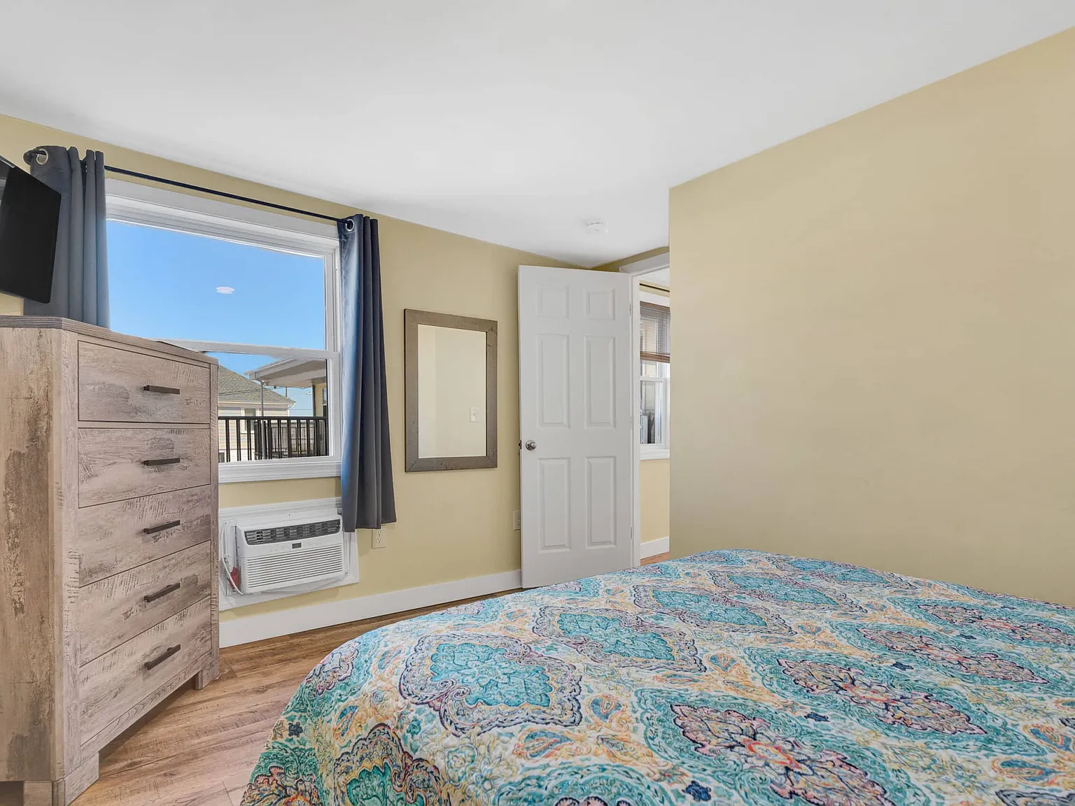 3 bed, $1,600 — Photo 3
