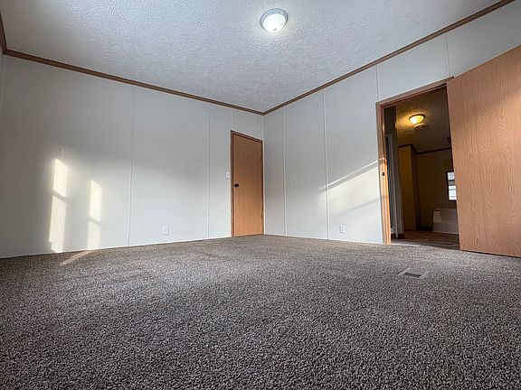 4th image of 134 Scarlet Oak Ln