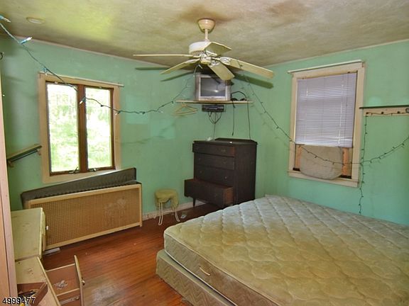 4th image of 57 Snydertown Rd