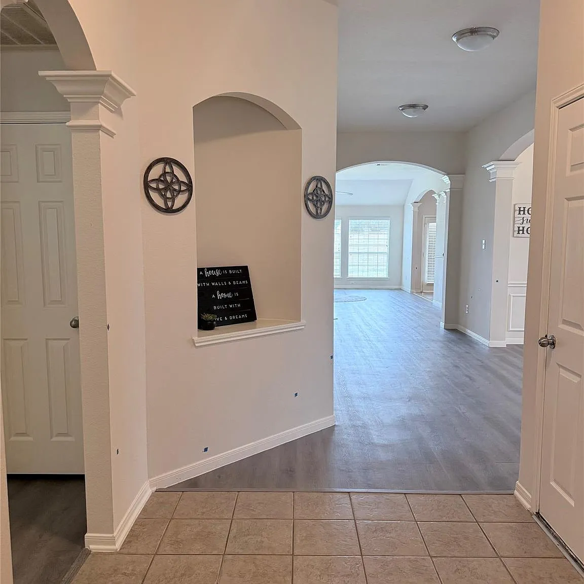 3 bed, 2.0 bath, 2238 sqft, $2,300 — Photo 4
