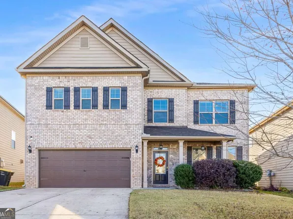 300 Palm Springs Cir, Fairburn, GA 30213