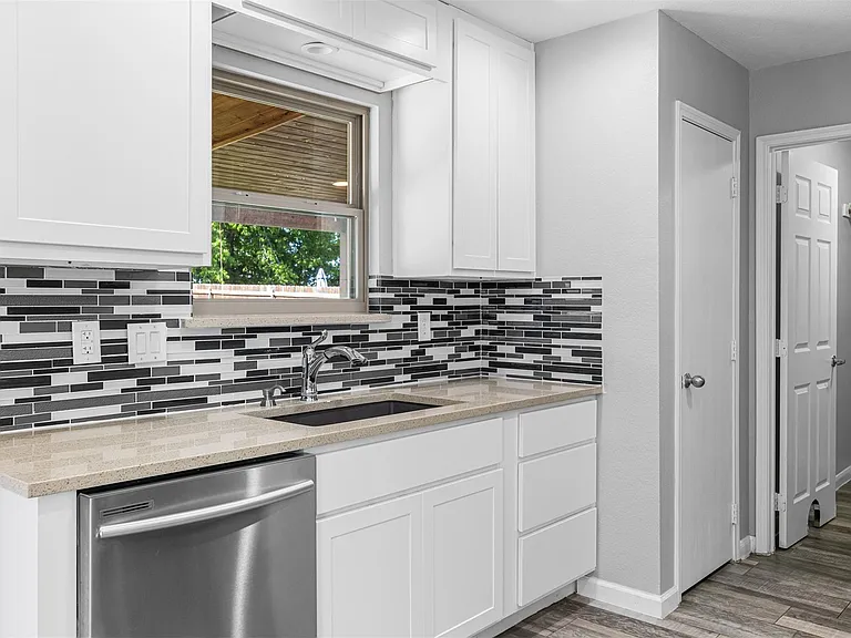 308 Deer Run Dr — Photo 6