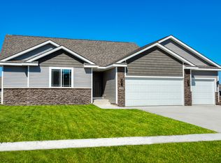 508 Sycamore Dr NW, Bondurant, IA 50035