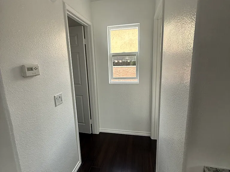 1526 N Dahlia Ct — Photo 4