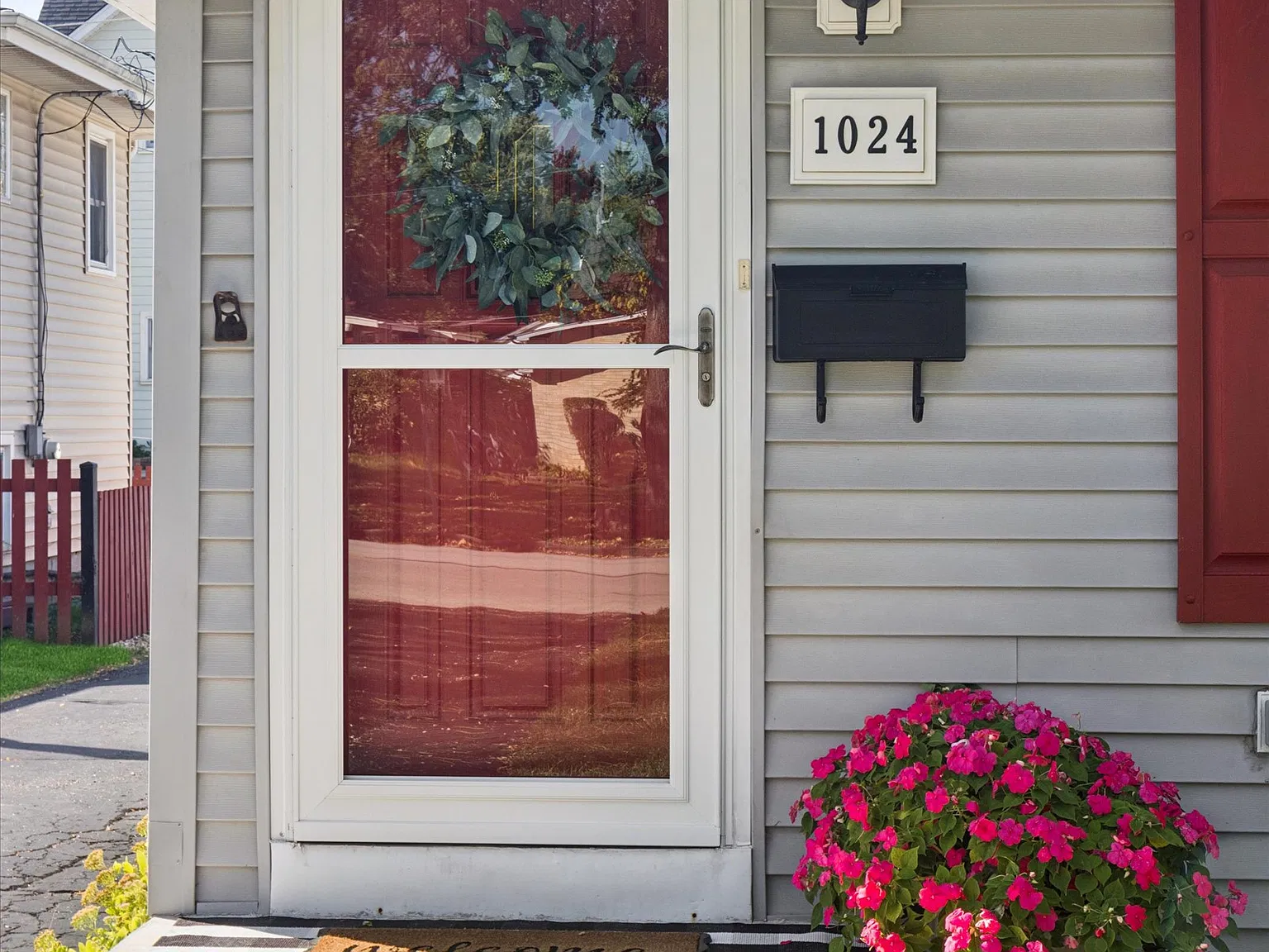 3 bed, 1028 sqft, $2,700 — Photo 4