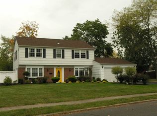 25 Tripplet Rd, Somerset, NJ 08873
