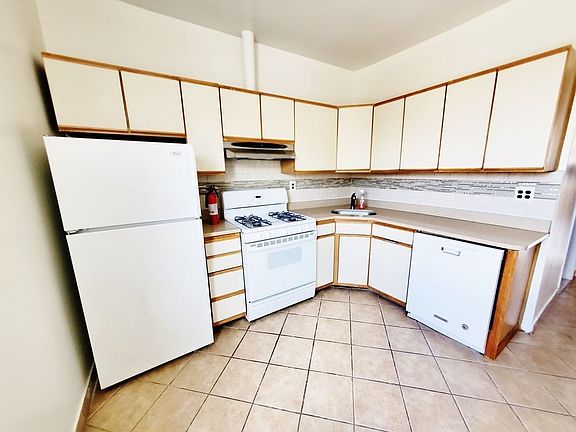 4th image of 23-36 35th St #2A