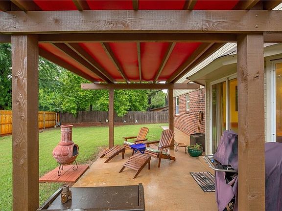 2nd image of 18401 Bur Oak Dr