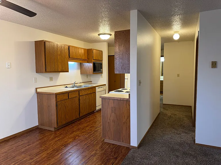 Gatewood Apartments — Photo 18