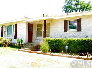 132 Oak Dr E, Hurst, TX 76053