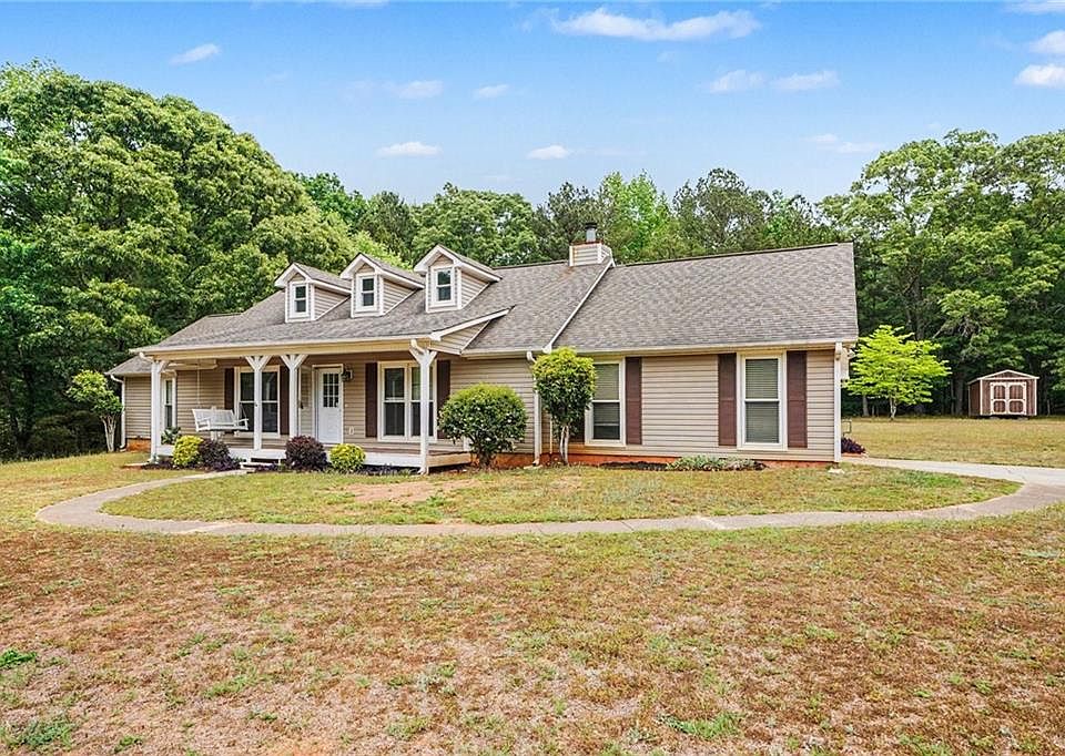 1st image of 160 Tamarack Trl