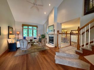 8844 Meredith Dr, Urbandale, IA 50322