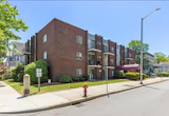 426 Pleasant St