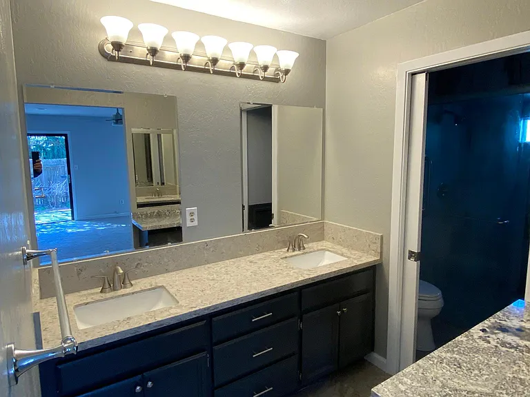 2202 McLaren Dr — Photo 7