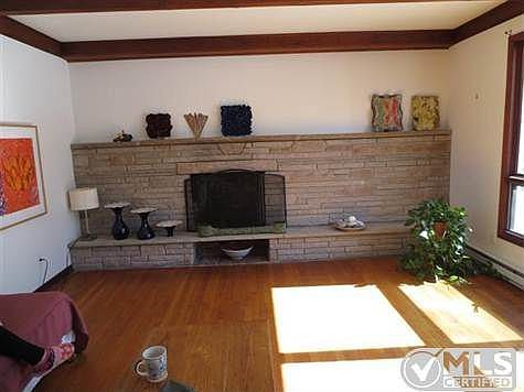3rd image of 66 N Manheim Blvd