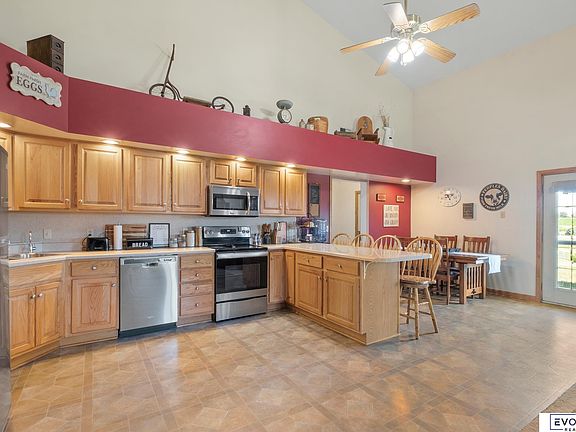 4th image of 2774 120th St