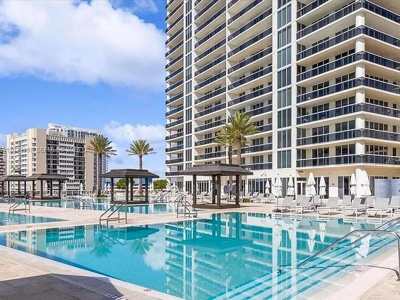 Beach Club Three Condo — Photo 2