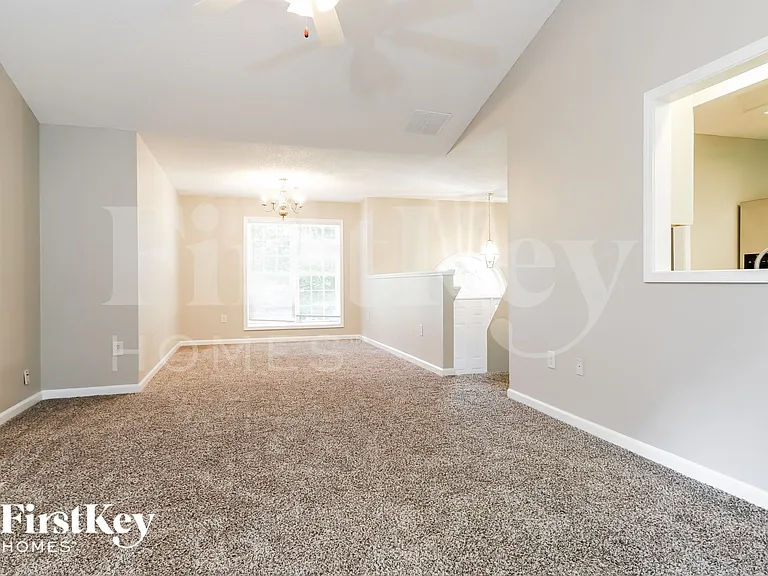 1046 Preserve Ln — Photo 2