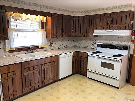 2nd image of 43 Angela Ln