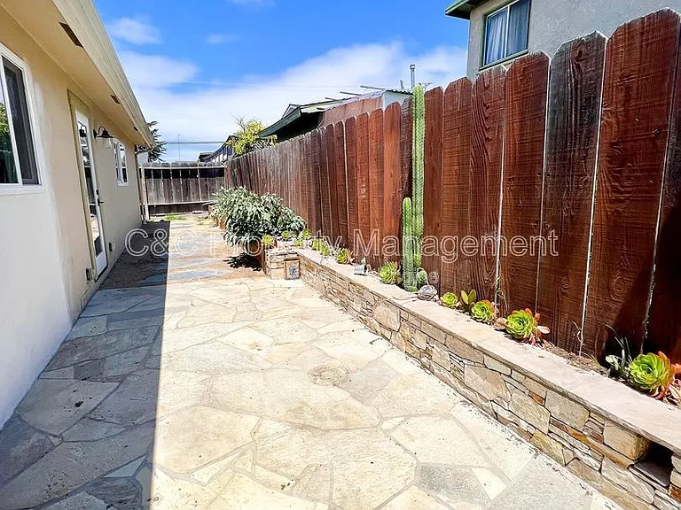 1726 Hilton St — Photo 13