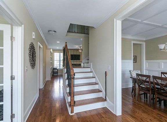 5th image of 2031 Egret Cir