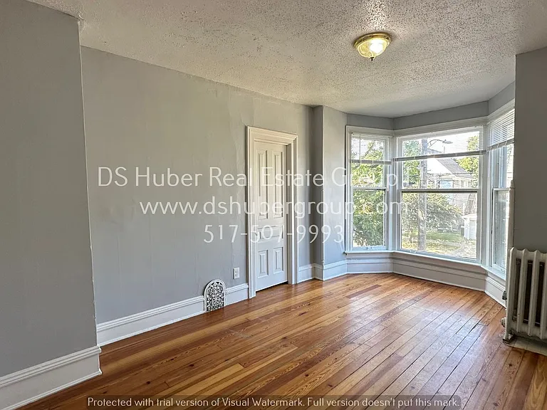 533.5 N Seymour Ave — Photo 2