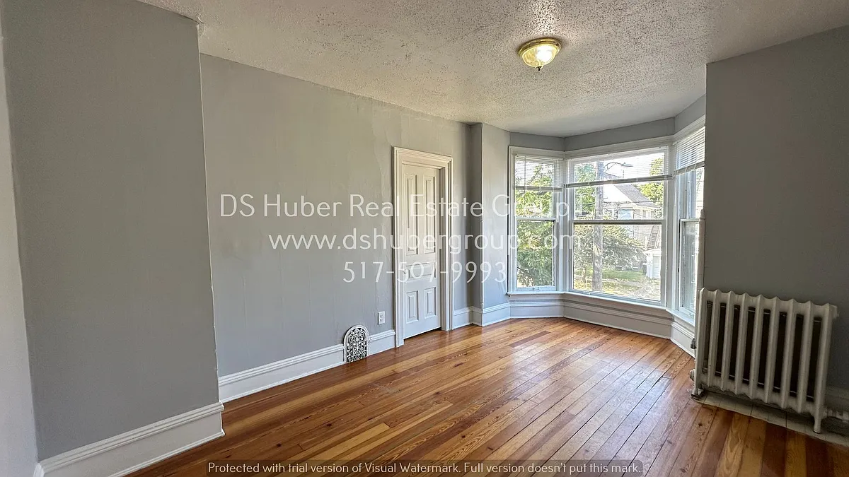 Building Photo - 533.5 N Seymour Ave