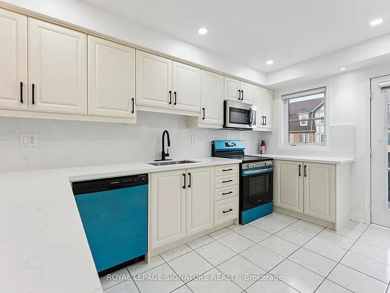 122 Baycliffe Cres — Photo 14