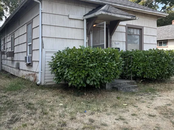 6126 NE Halsey St, Portland, OR 97213