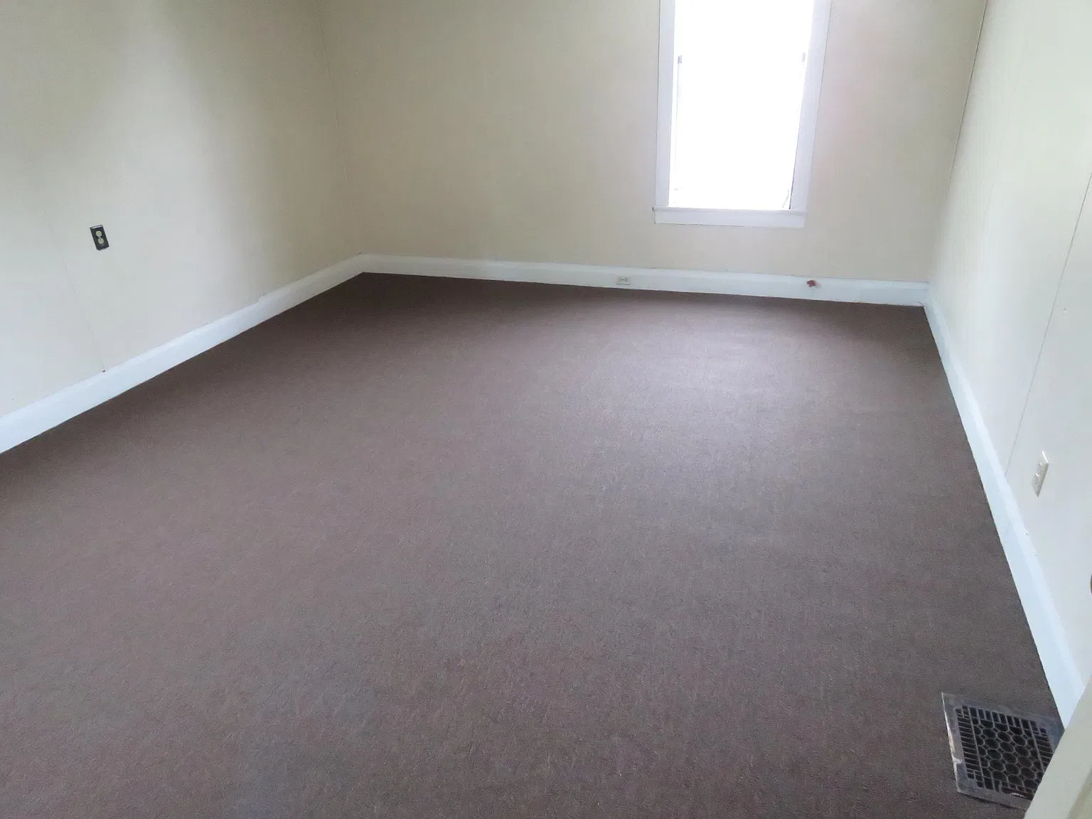 2 bed, 1100 sqft, $900 — Photo 4