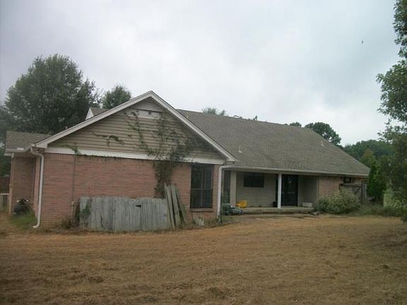 2nd image of 4360 Redwood Dr