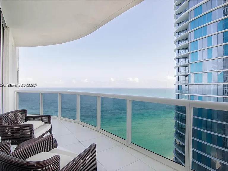 15811 Collins Ave #2602 — Photo 2