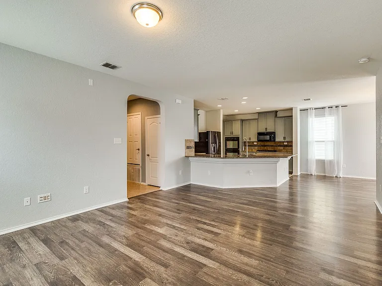 15306 Cascade Point — Photo 1