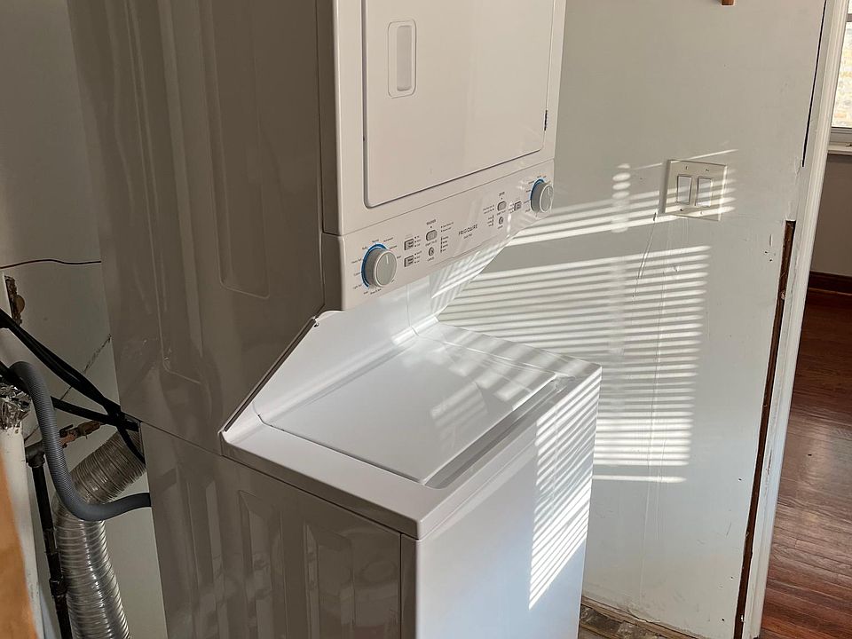 1st image of 4824 N Albany Ave #1
