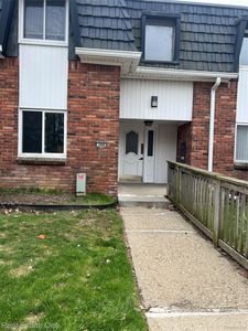 1868 Colonial Village Way APT 4, Waterford, MI, 48328