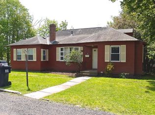 27 Newell Ct, Amherst, MA 01002