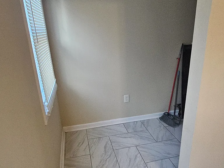 13680 Hobart Ave — Photo 9