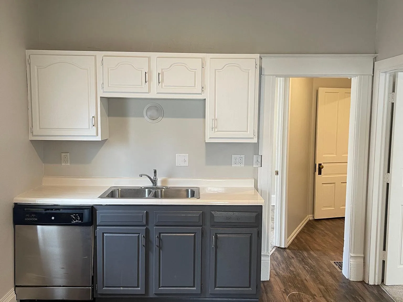 5 bed, 1520 sqft, $3,085 — Photo 2