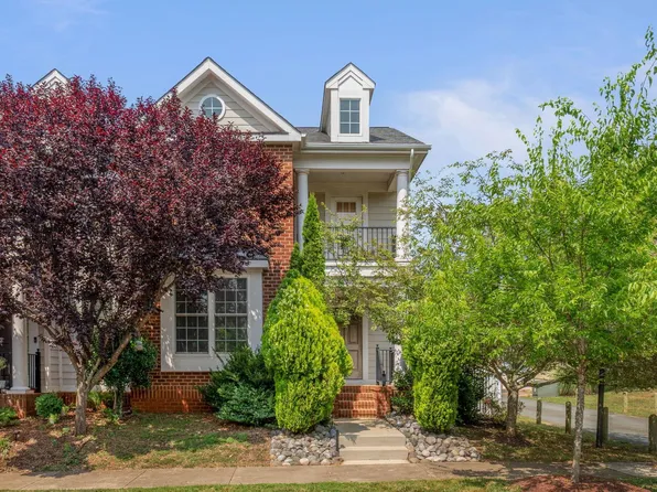 1025 Farrow Dr, Charlottesville, VA 22901