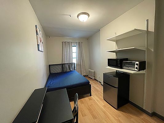 1st image of 307 E 14th St #402